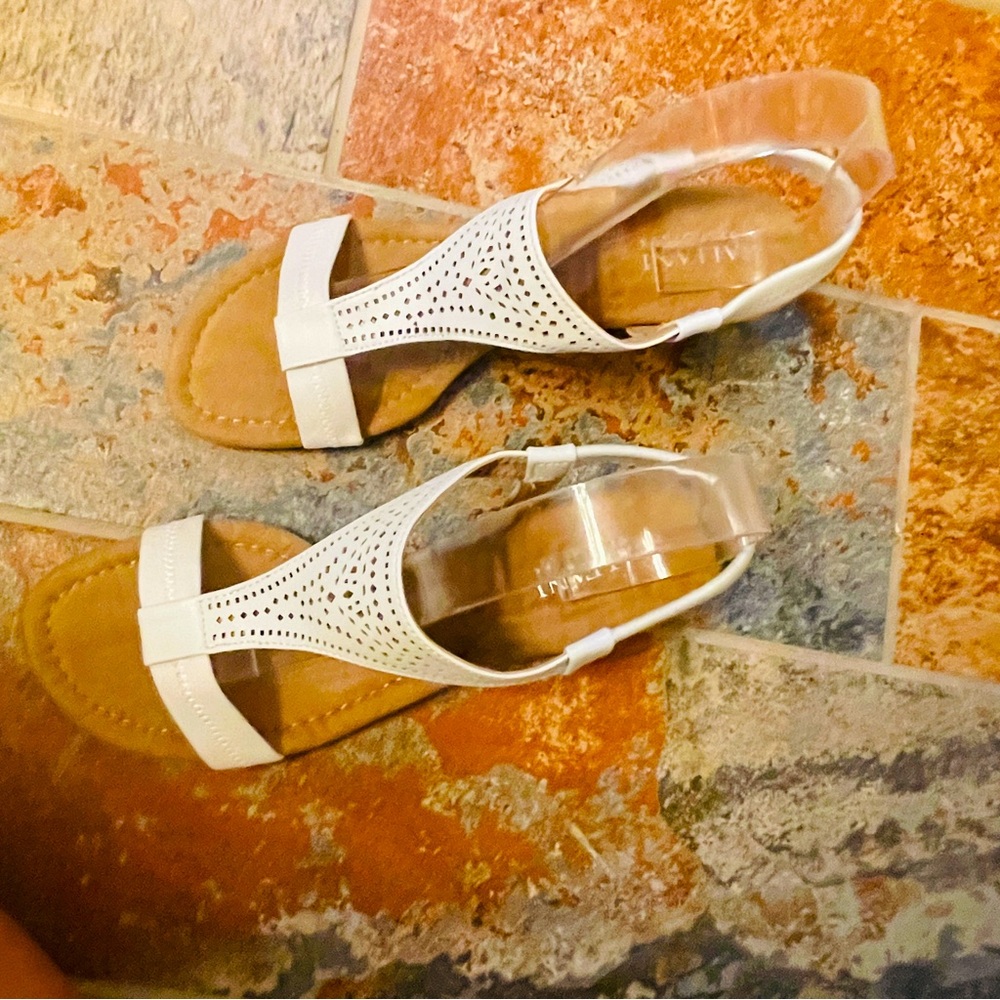 🩴Lovely NWOB Perforated T-Strap Alfani Wedge White Sandals! Never Worn!